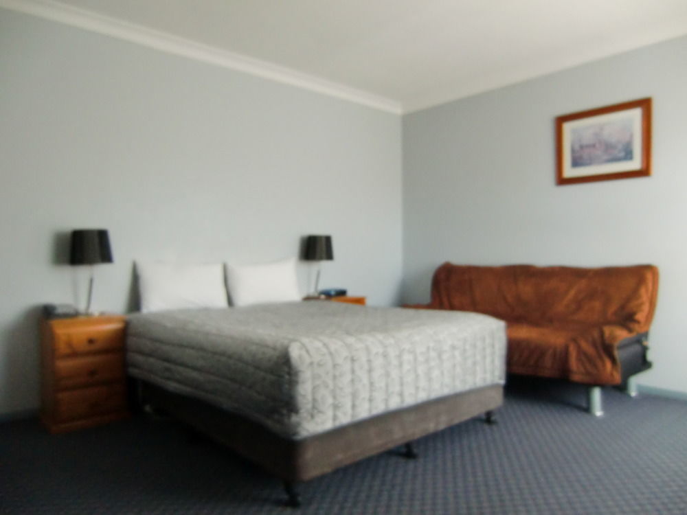 แบร์นสเดล แคนซัส ซิตี้ โมเทล Motel ภายนอก รูปภาพ