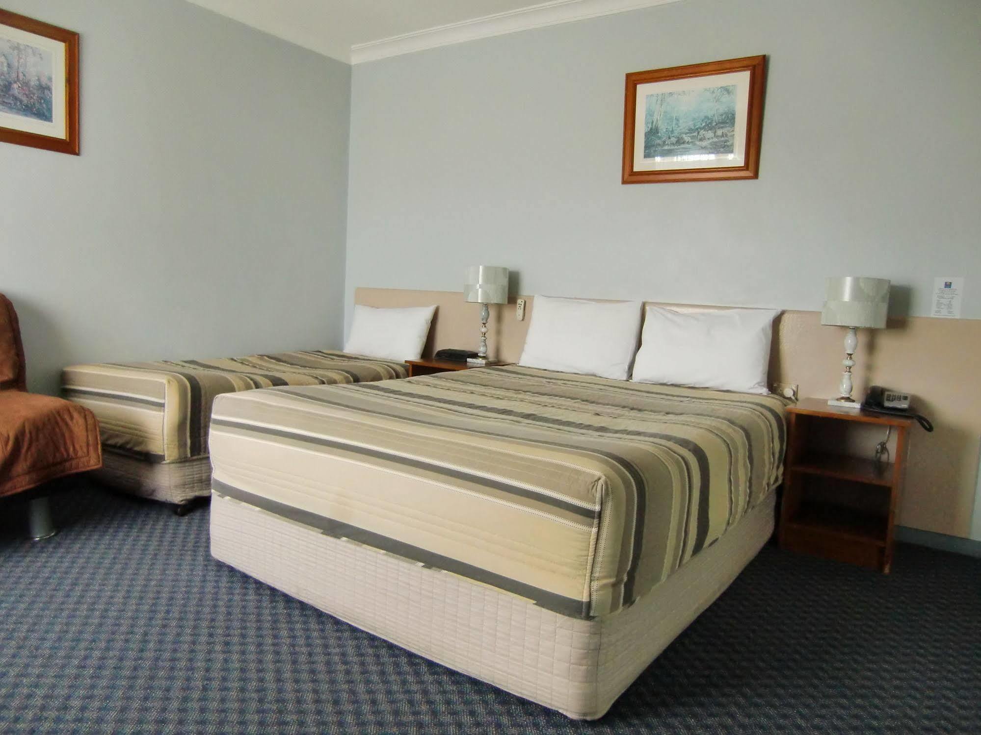 แบร์นสเดล แคนซัส ซิตี้ โมเทล Motel ภายนอก รูปภาพ